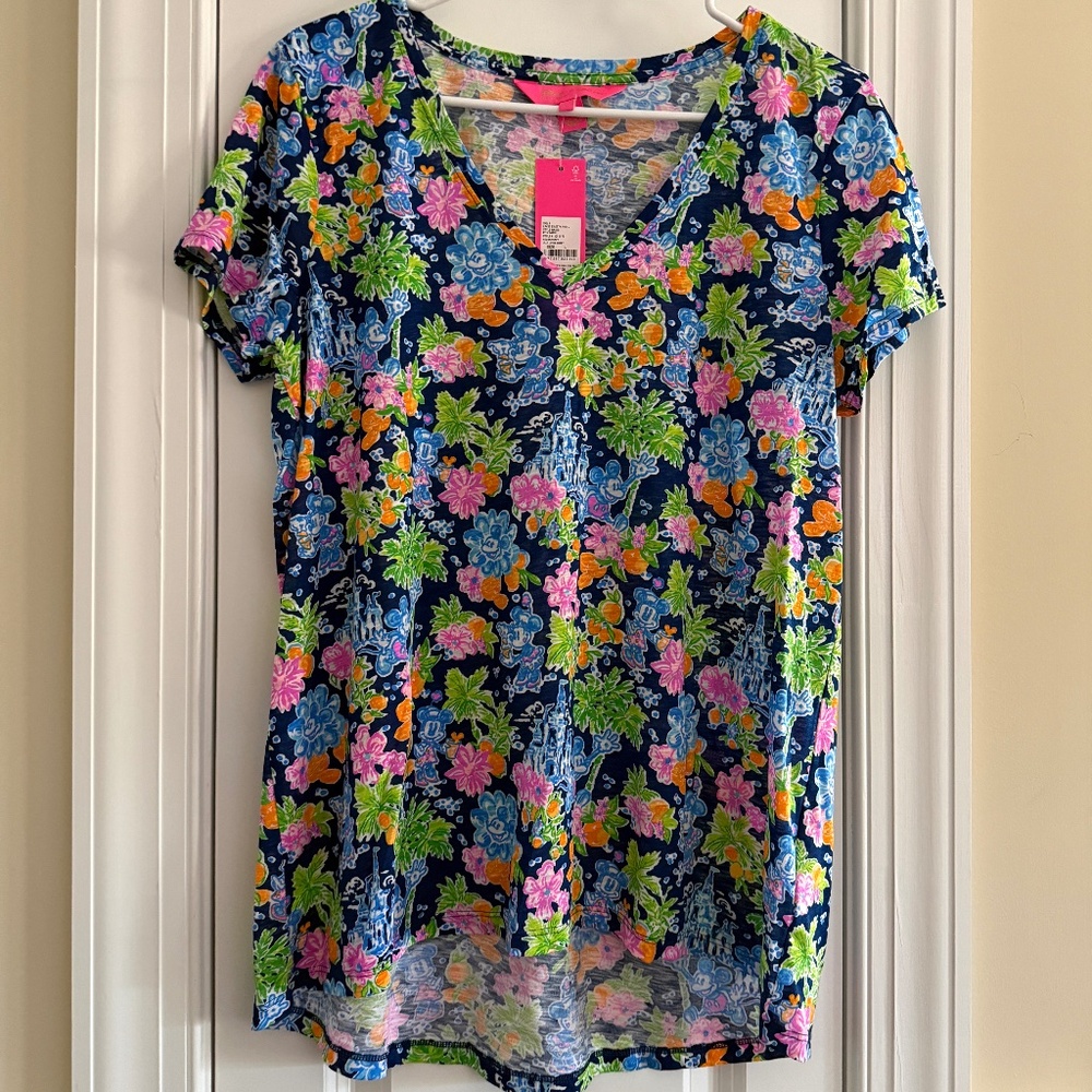NWT Lilly Pulitzer Etta v-neck t-shirt in Lilly Loves Disney Aegean Navy Size L